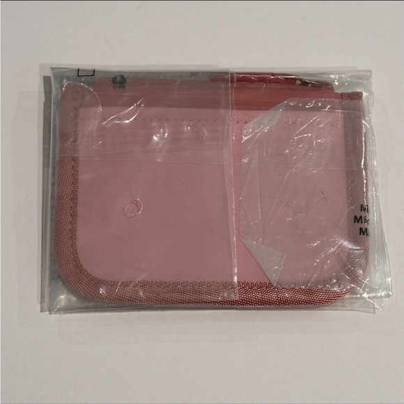 Lululemon Athletica Pink and White Key & Card Holder - Picture 5 of 6